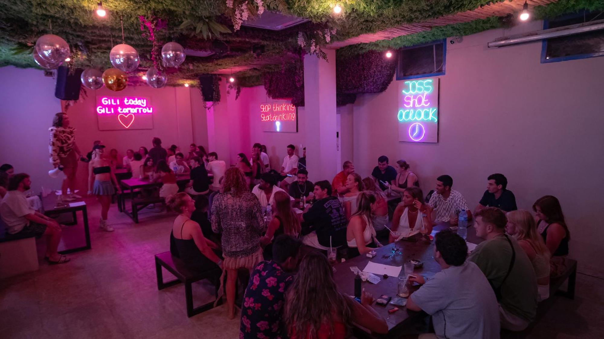 Atlas Gili Party Hostel Gili Trawangan Kültér fotó