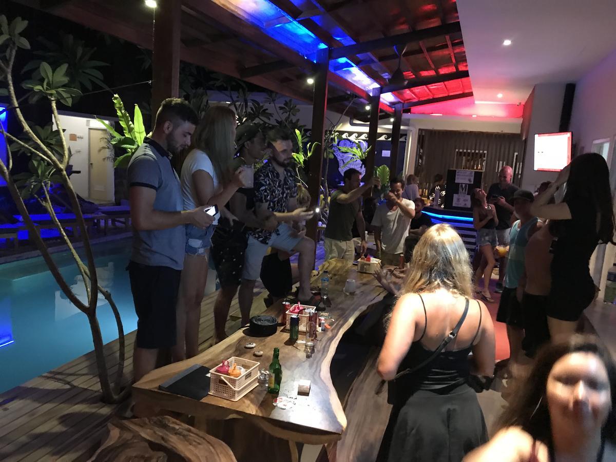 Atlas Gili Party Hostel Gili Trawangan Kültér fotó