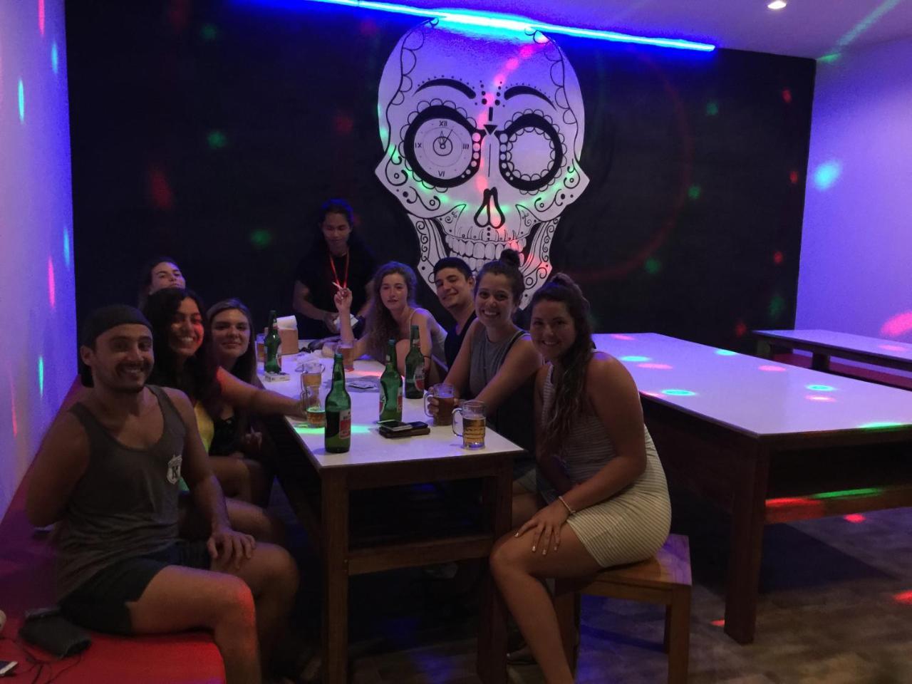 Atlas Gili Party Hostel Gili Trawangan Kültér fotó
