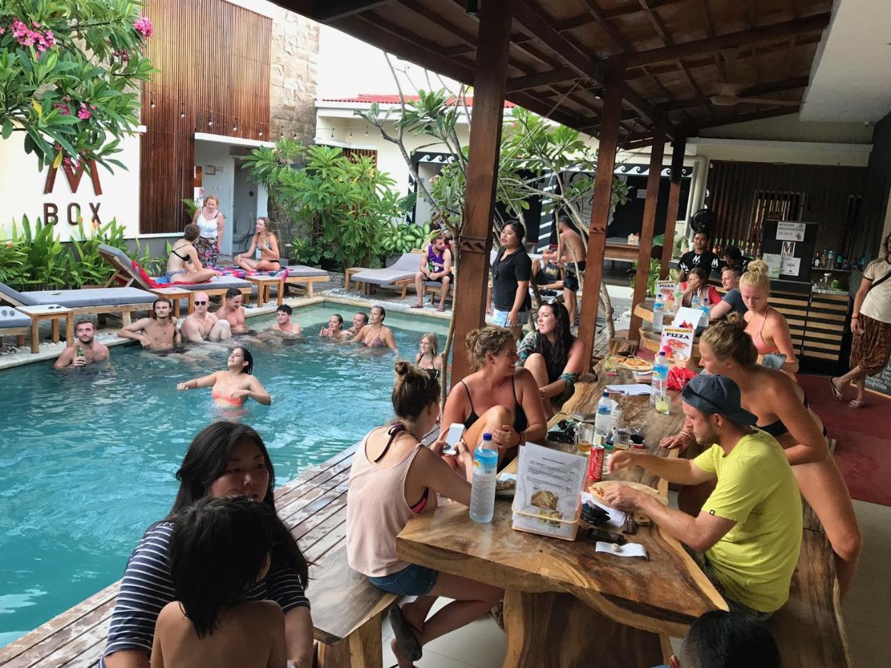 Atlas Gili Party Hostel Gili Trawangan Kültér fotó